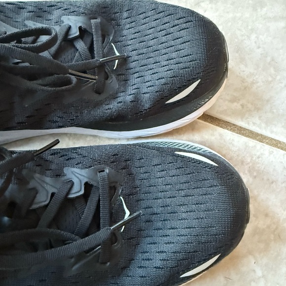 Hoka Black and White Athletic Shoes Size 8 - Picture 8 of 9